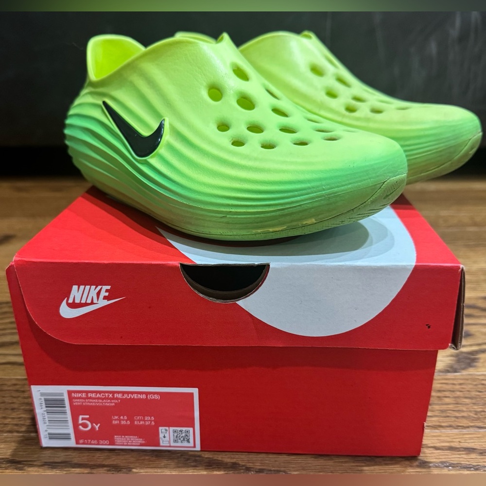 Nike Reactx Rejuven8 in green strike/black-volt, youth size 5